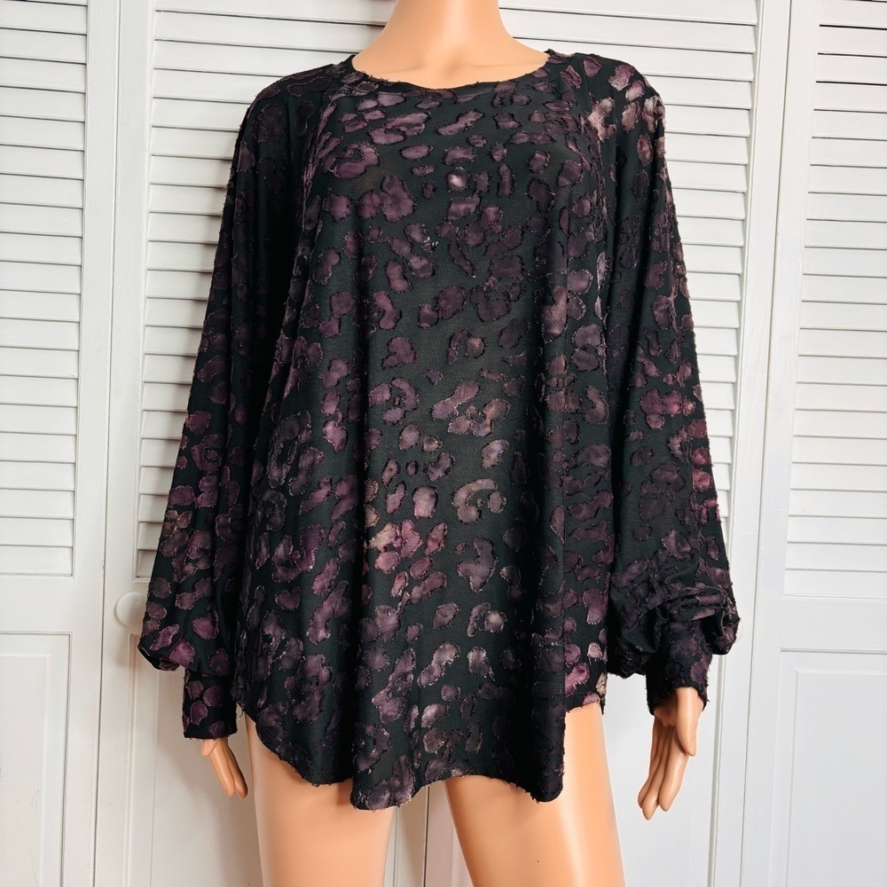 KAREN KANE Berry Mountain Shirred Sleeve Top Size 1X
